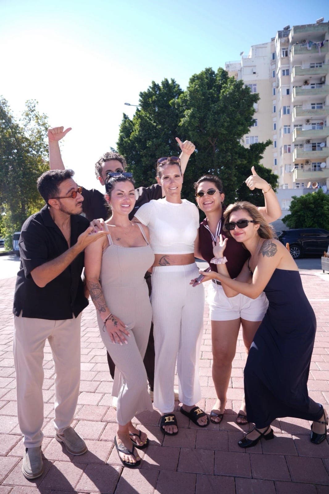 Happy Aura Smile patients in sunny Antalya